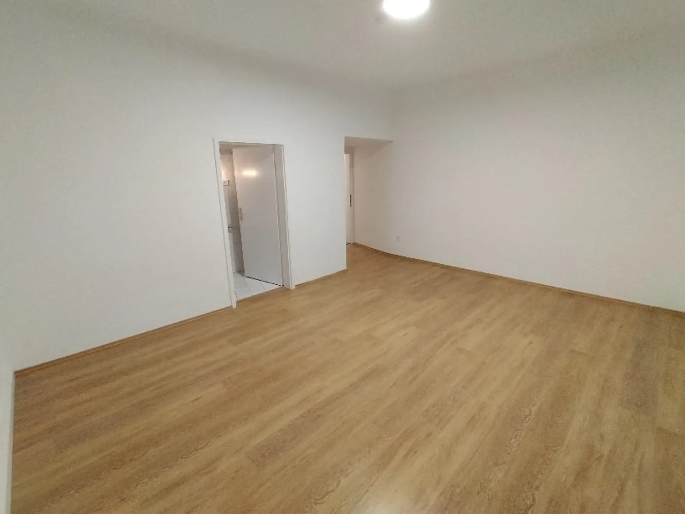 5 Zimmer Wohnung mit 118 m² in Stuttgart – Bild 3