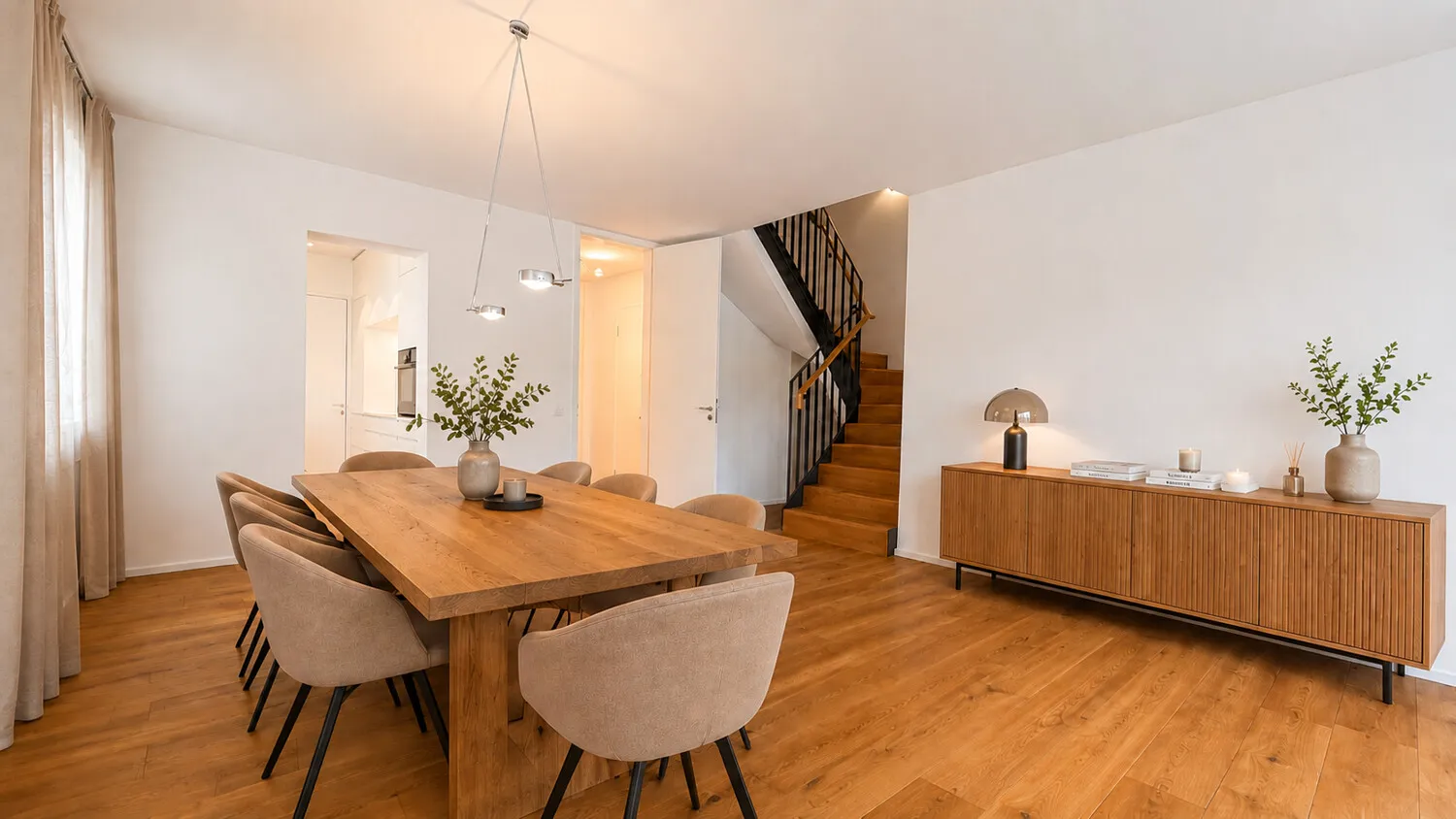 3 Zimmer Wohnung mit 121 m² in Frankfurt am Main – Bild 2