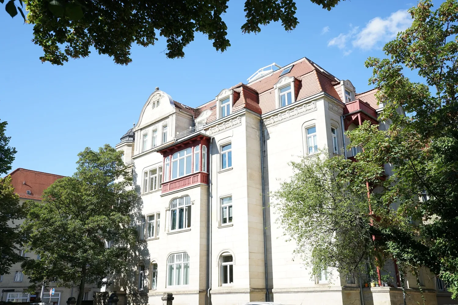 2 Zimmer Wohnung mit 77 m² in Dresden – Bild 2
