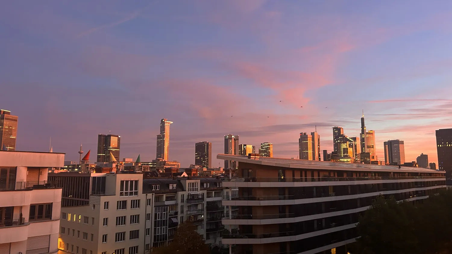 2 room apartment with 68 m² in Frankfurt am Main – Photo 1