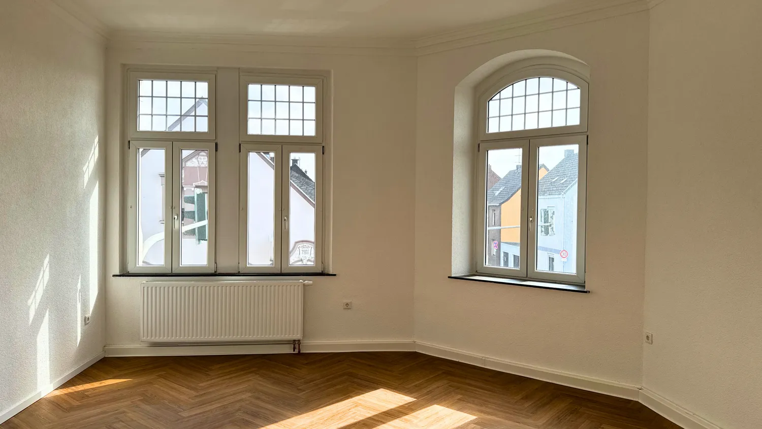 4 Zimmer Wohnung mit 110 m² in Grevenbroich – Bild 2