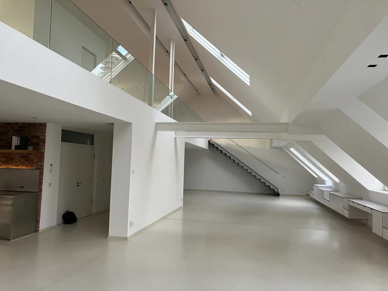 4 Zimmer Wohnung mit 340 m² in Wiesbaden – Bild 1