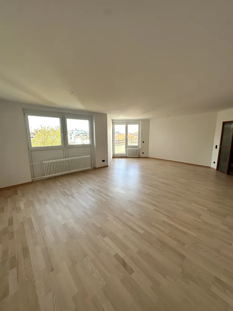 3 Zimmer Wohnung mit 120 m² in München – Bild 1