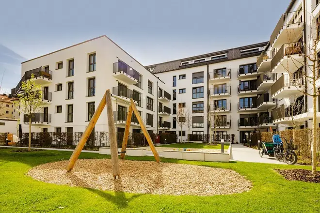 4 Zimmer Wohnung mit 95 m² in München – Bild 2