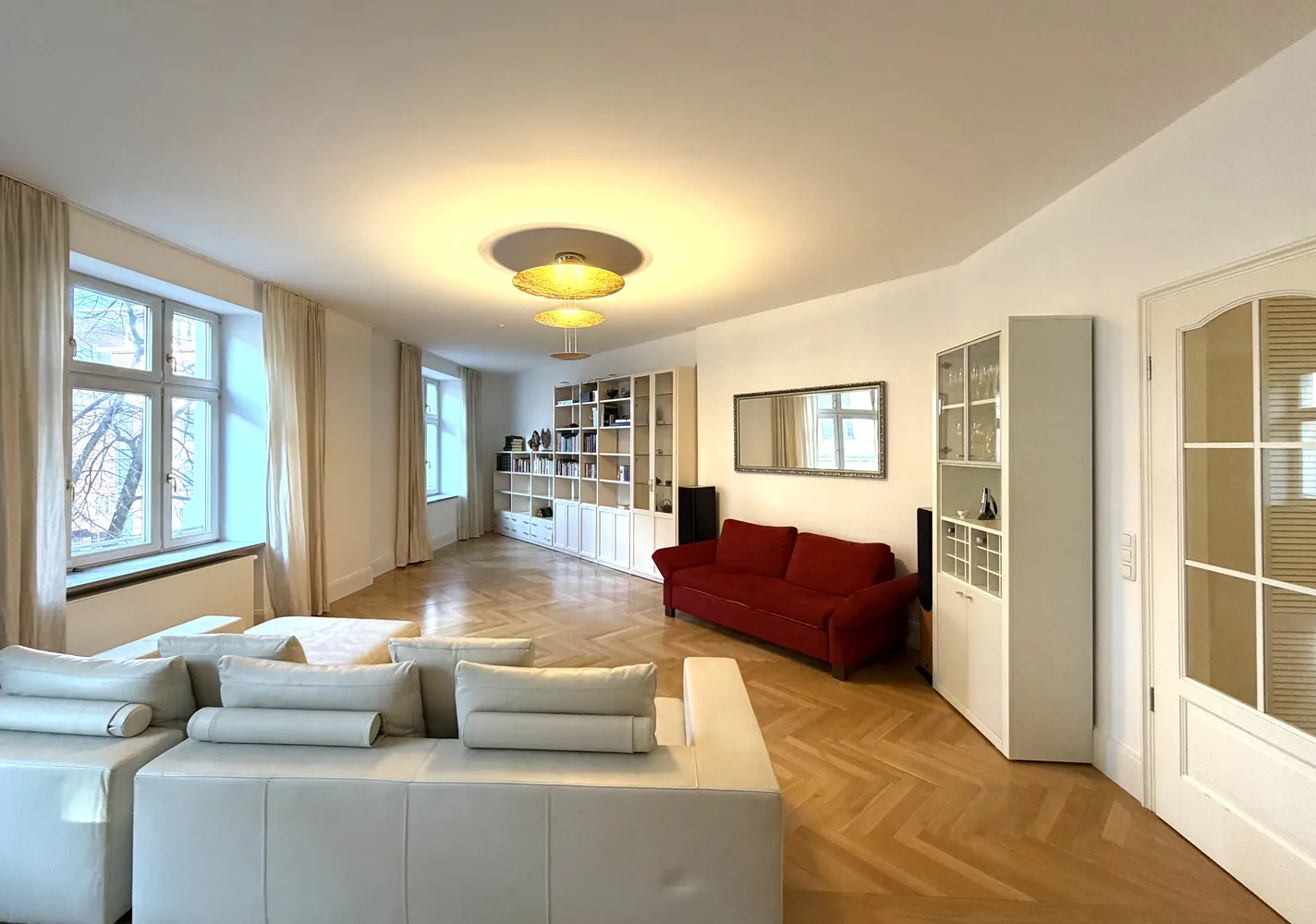4 Zimmer Wohnung mit 142 m² in München – Bild 2