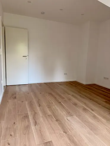 4 Zimmer Wohnung mit 100 m² in Frankfurt am Main – Bild 3