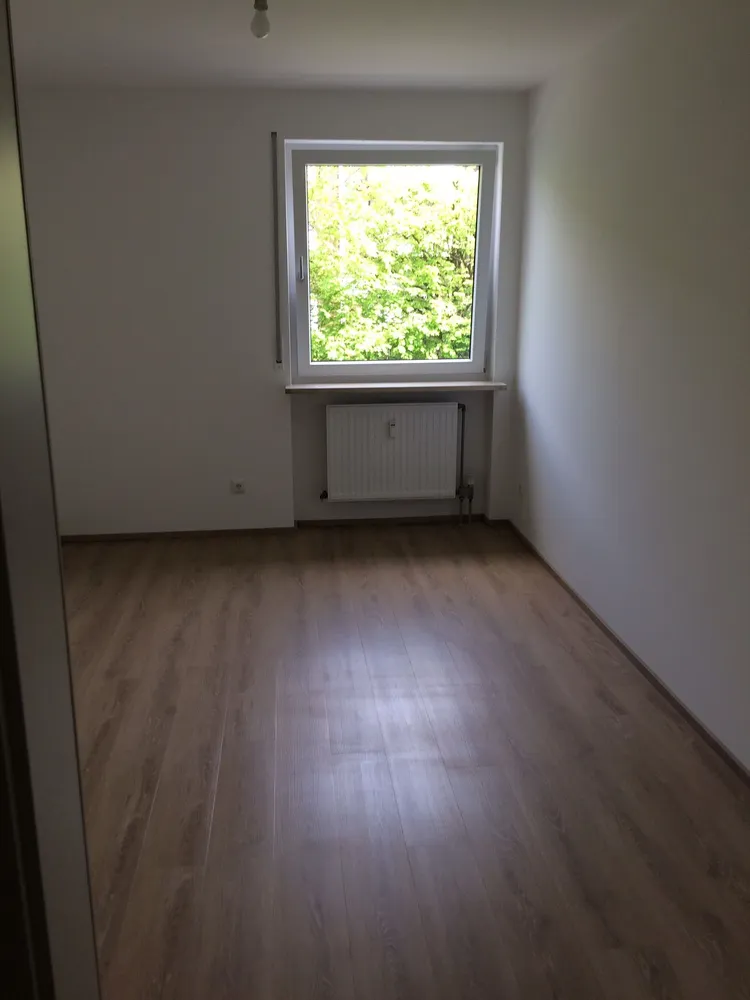 4 Zimmer Wohnung mit 85 m² in Augsburg – Bild 2