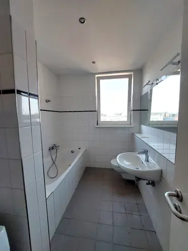 3 Zimmer Wohnung mit 80 m² in Berlin – Bild 4