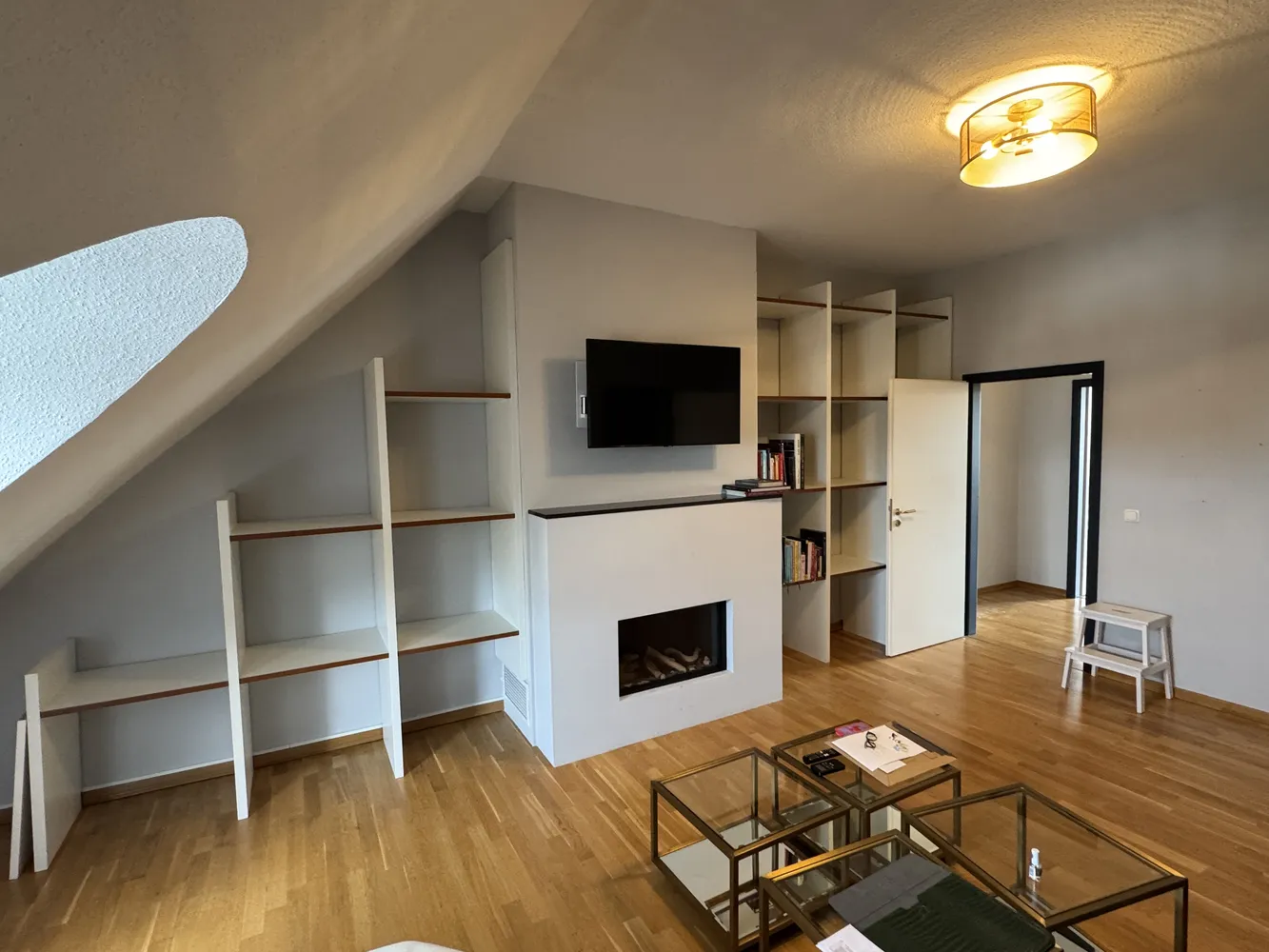 5 Zimmer Wohnung mit 140 m² in Frankfurt am Main – Bild 1