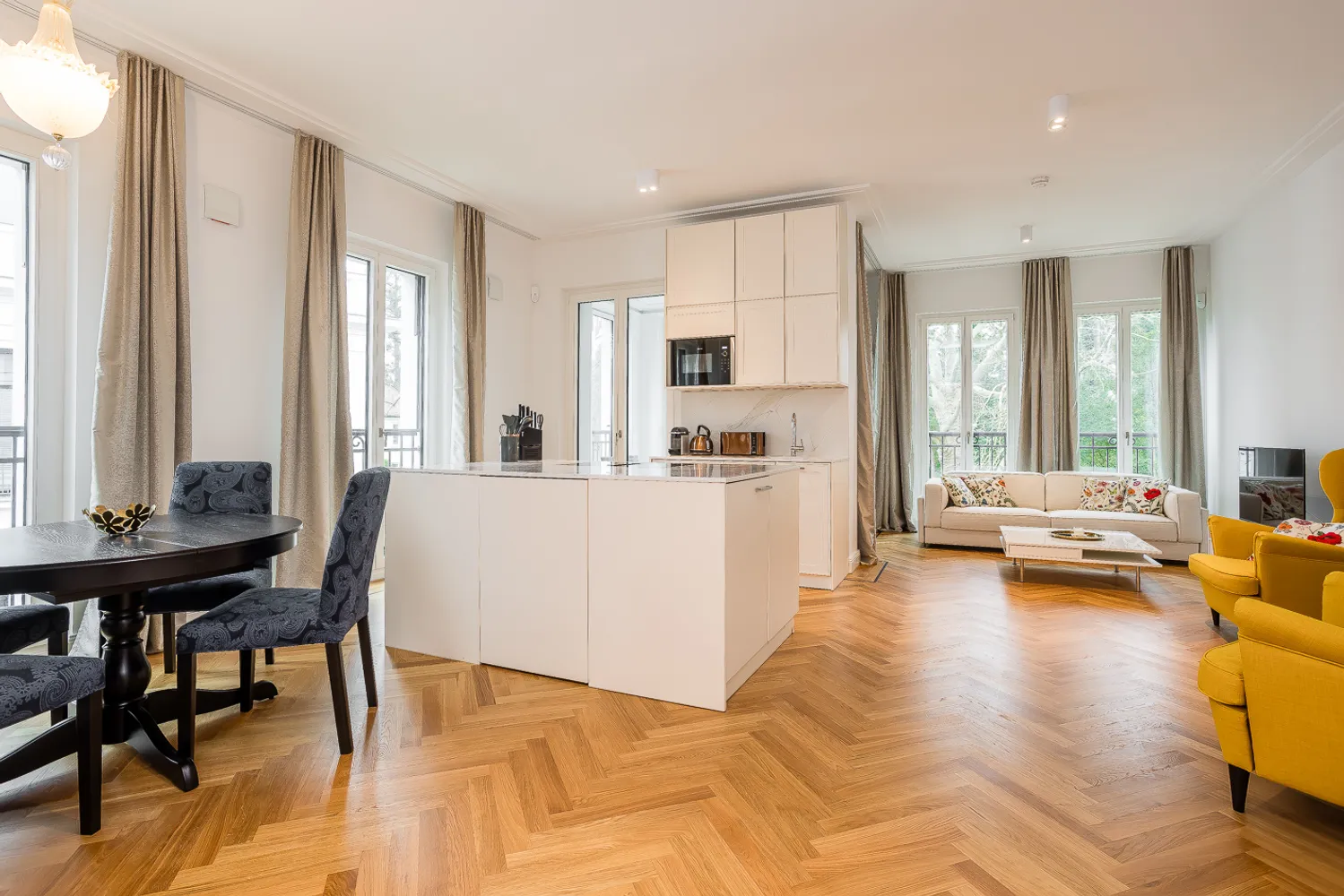 2 room apartment with 77 m² in Berlin – Photo 1