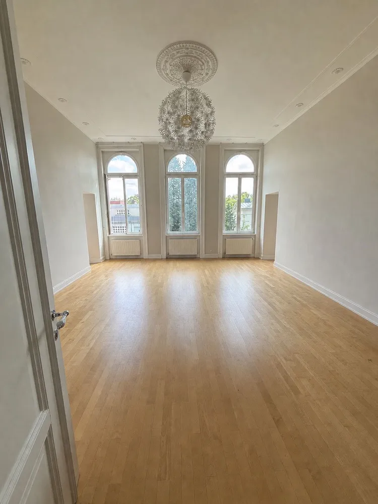 6 Zimmer Wohnung mit 200 m² in Wiesbaden – Bild 7