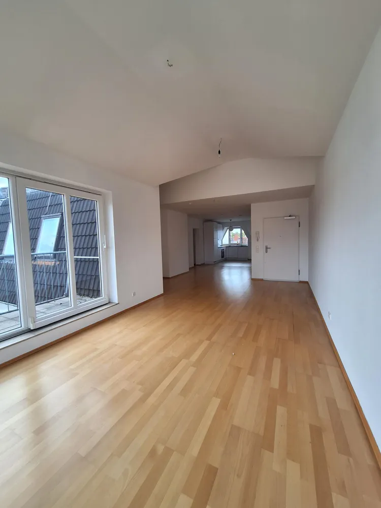 3 Zimmer Wohnung mit 104 m² in Frankfurt am Main – Bild 1