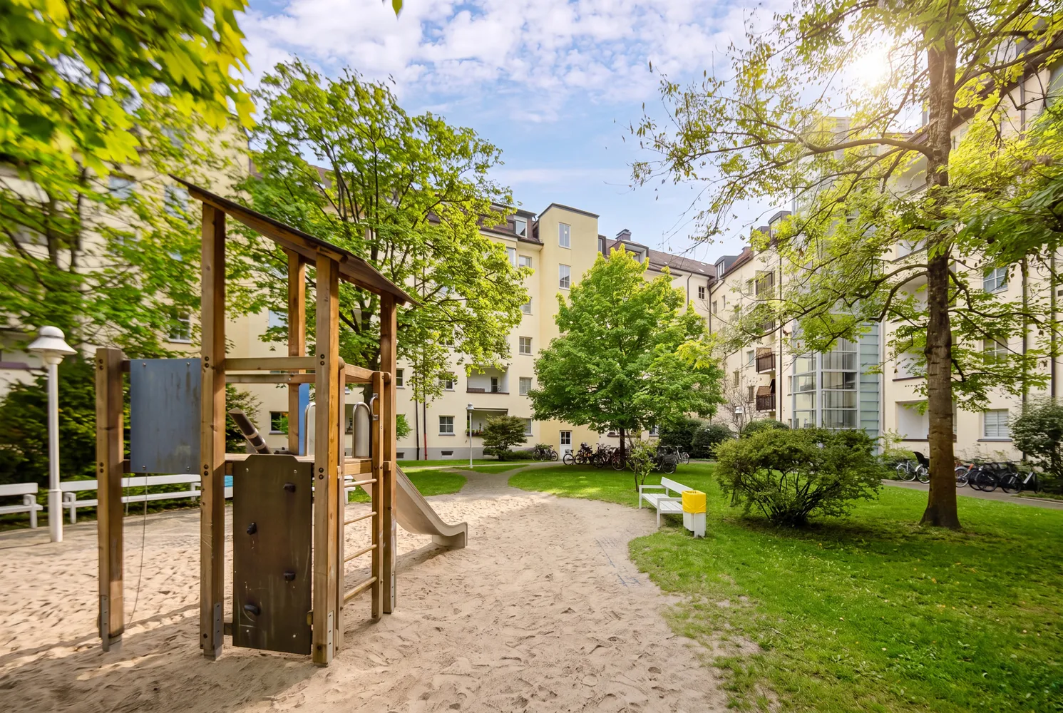 4 Zimmer Wohnung mit 90 m² in München – Bild 3