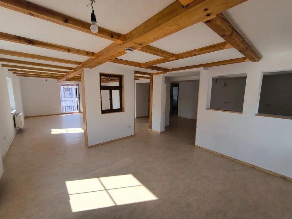 6 Zimmer Wohnung mit 142 m² in Coburg – Bild 1