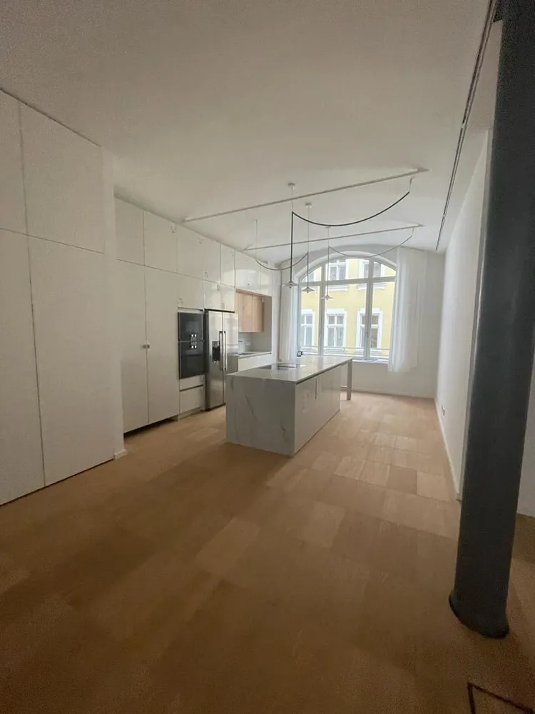 4 Zimmer Wohnung mit 230 m² in Berlin – Bild 2