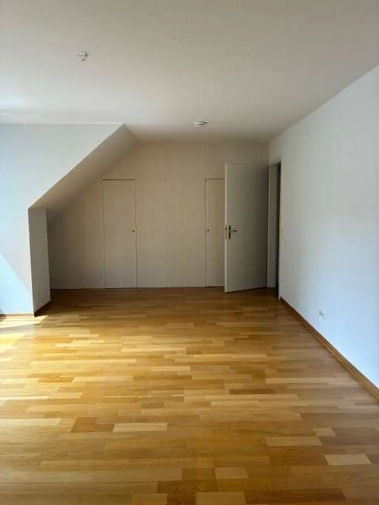 2 Zimmer Wohnung mit 127 m² in Hamburg – Bild 7