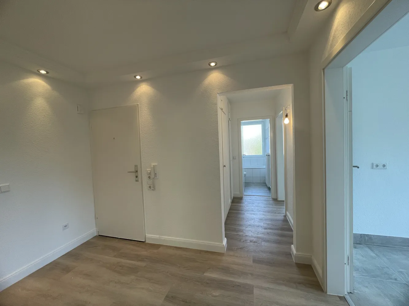 3 Zimmer Wohnung mit 75 m² in Düsseldorf – Bild 2