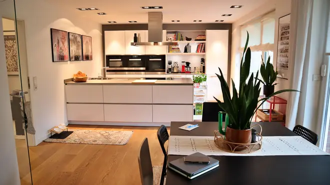 4 Zimmer Wohnung mit 146 m² in Düsseldorf – Bild 1