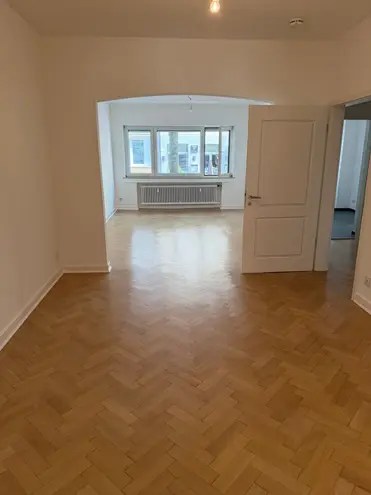 3 room apartment with 90 m² in Düsseldorf – Photo 2