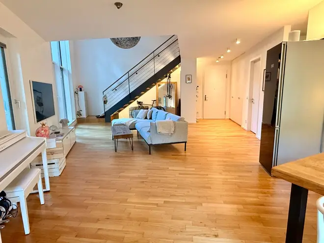 2 Zimmer Wohnung mit 130 m² in Düsseldorf – Bild 3
