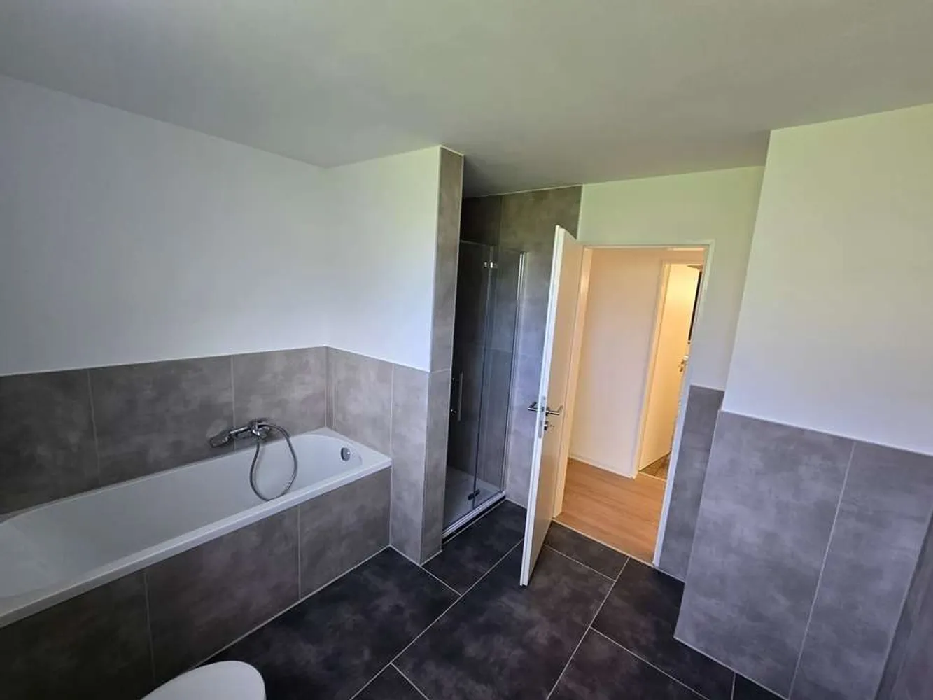 4 Zimmer Wohnung mit 120 m² in Solingen – Bild 3
