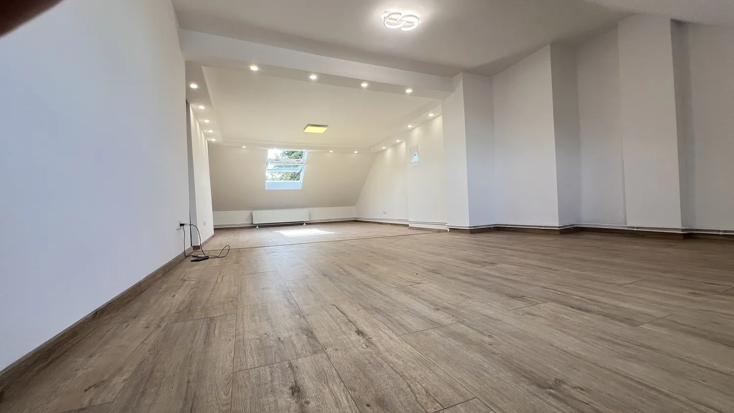 6 Zimmer Wohnung mit 145 m² in Duisburg – Bild 2