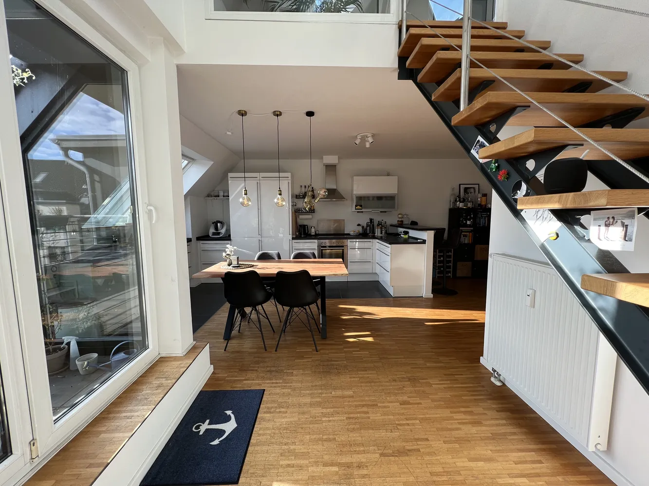 2 Zimmer Wohnung mit 79 m² in Hamburg – Bild 1