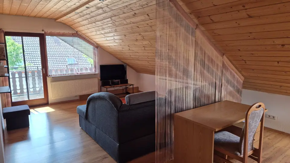 WG-Zimmer mit 73 m² in Nürtingen – Bild 1