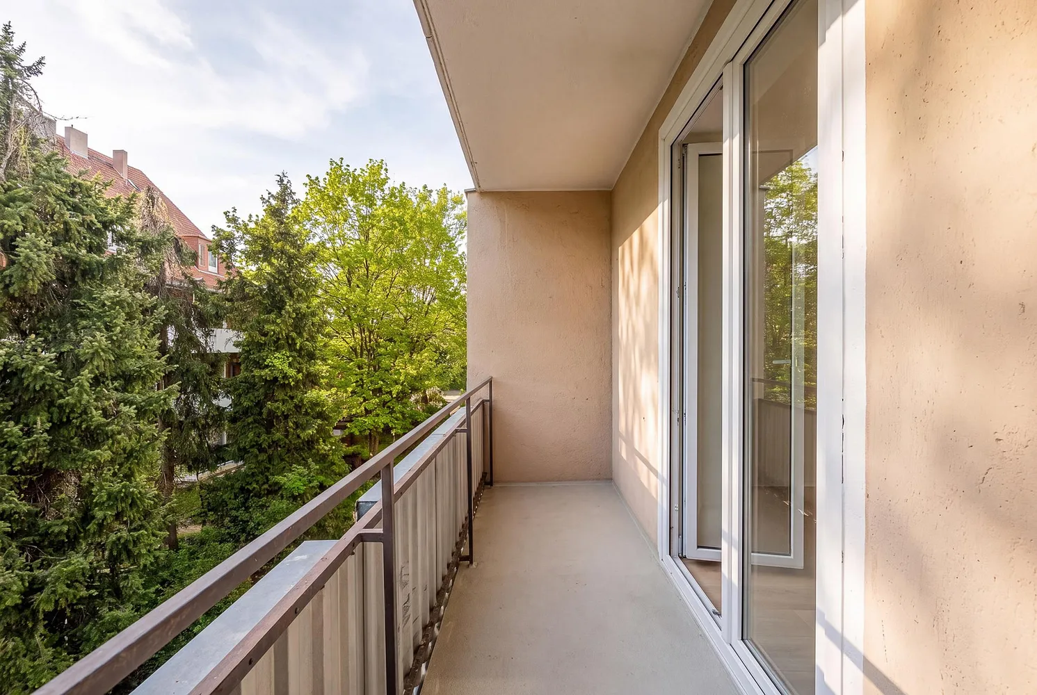 1 room apartment with 25 m² in Munich – Photo 5