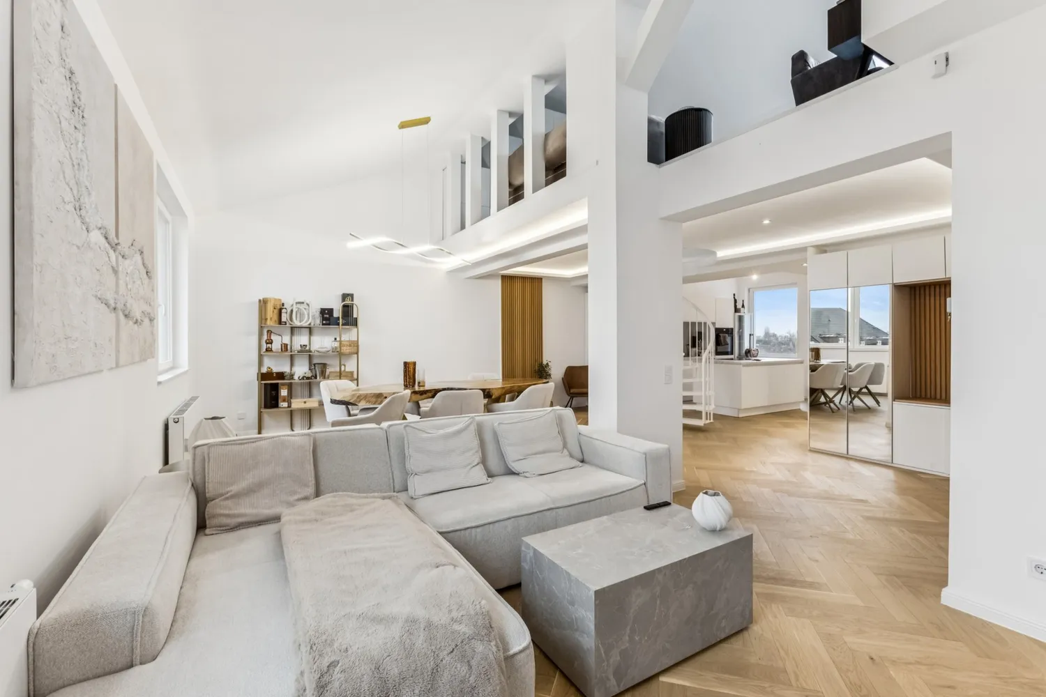 3 Zimmer Wohnung mit 121 m² in Hamburg – Bild 1