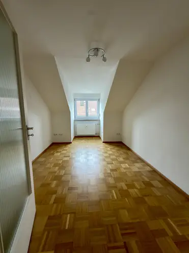 4 Zimmer Wohnung mit 65 m² in München – Bild 1