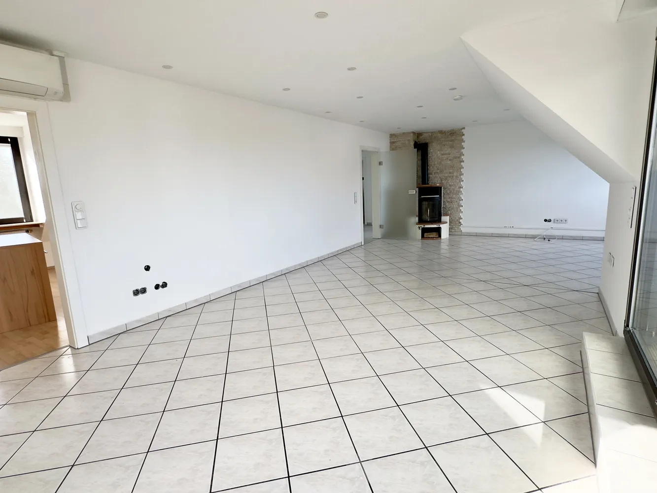 3 Zimmer Wohnung mit 107 m² in Hürth – Bild 2