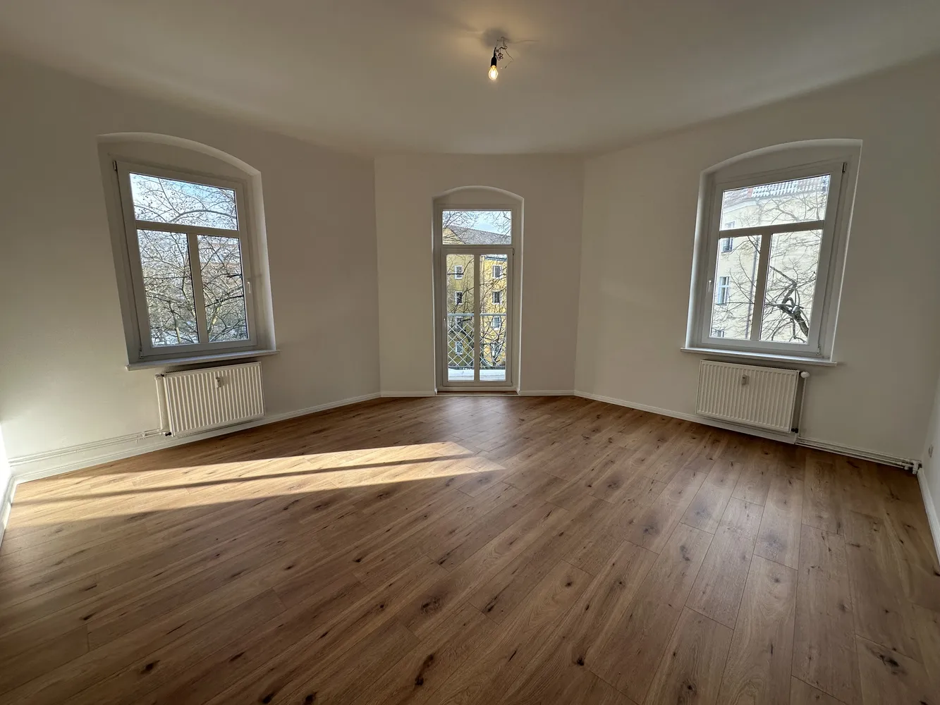 4 Zimmer Wohnung mit 121 m² in Berlin – Bild 1