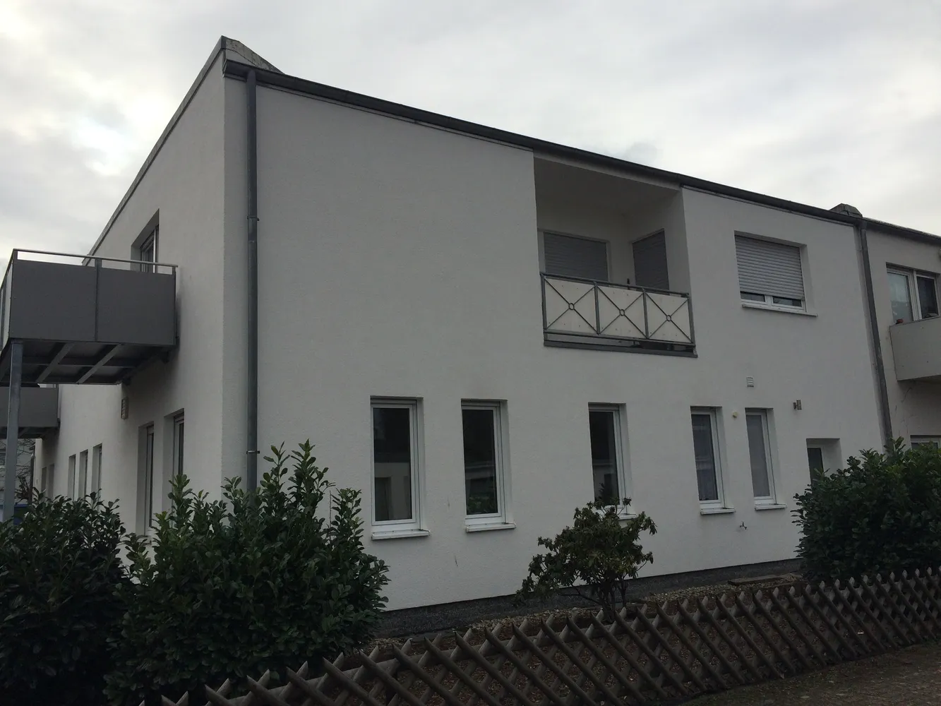 4 Zimmer Wohnung mit 100 m² in Karlsruhe – Bild 2