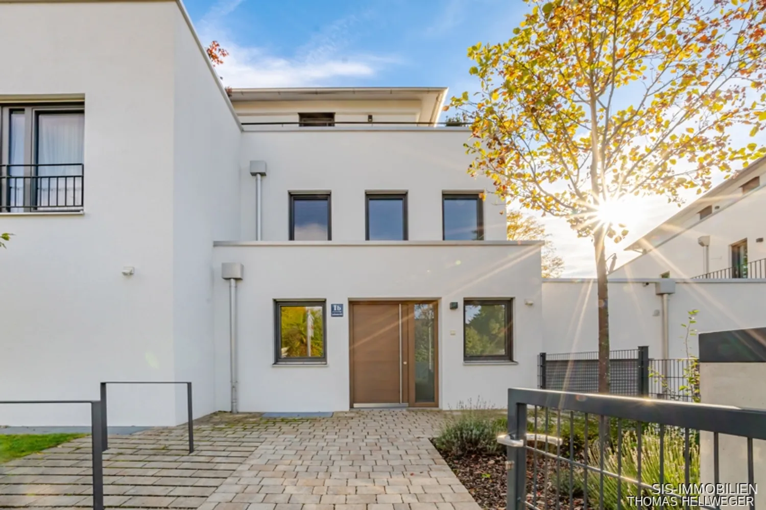 6 Zimmer Wohnung mit 190 m² in München – Bild 1