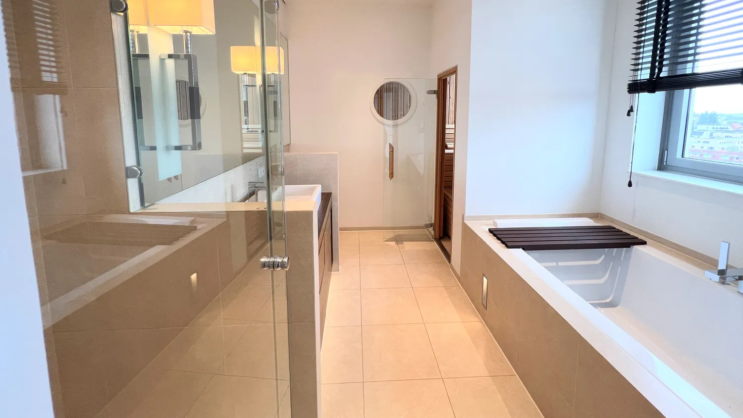 2 Zimmer Wohnung mit 140 m² in Hamburg – Bild 8