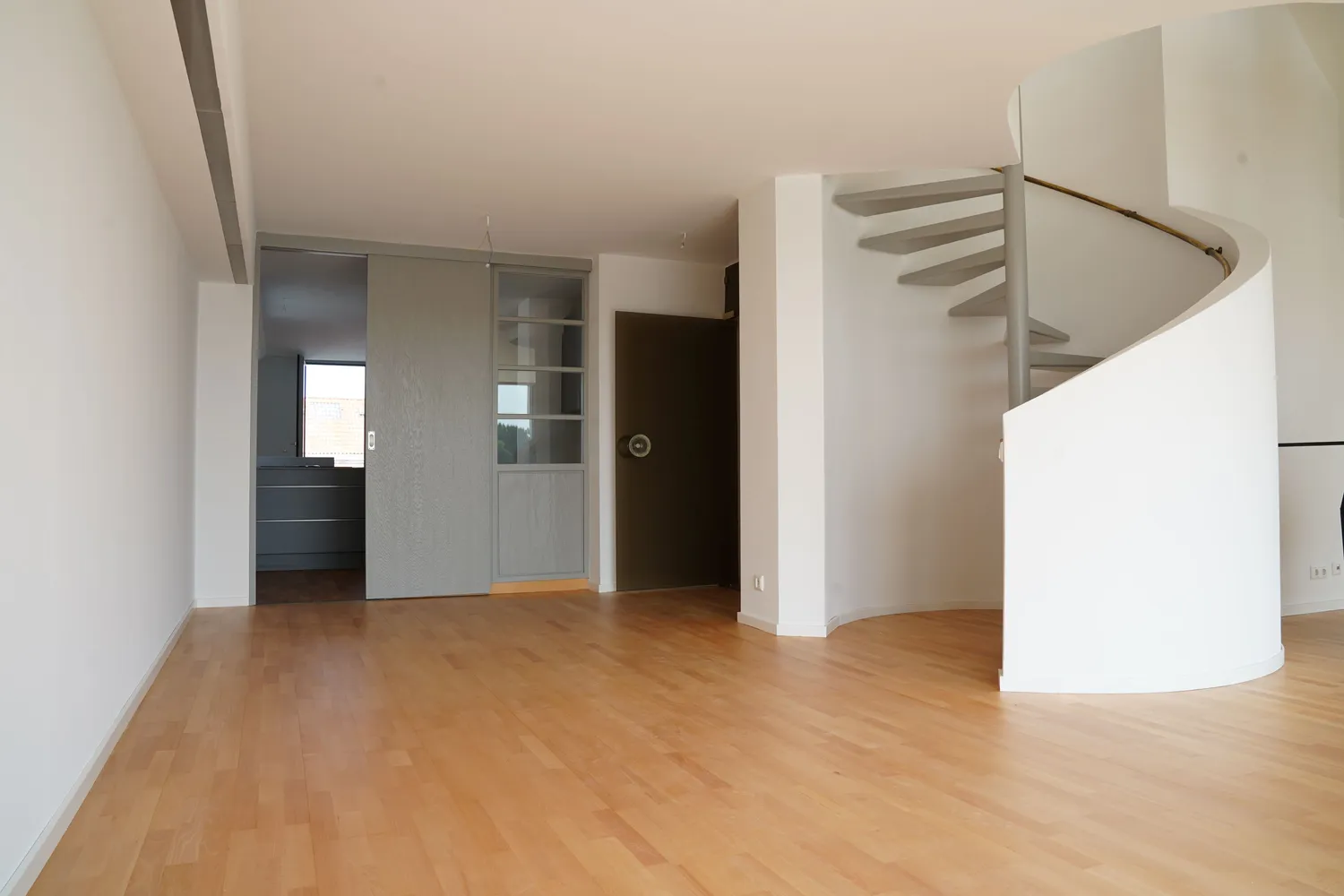 5 Zimmer Wohnung mit 168 m² in Lübeck – Bild 1