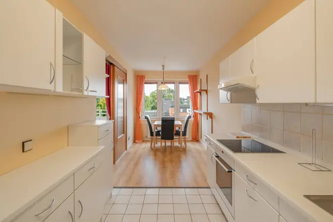2 Zimmer Wohnung mit 75 m² in Hamburg – Bild 3