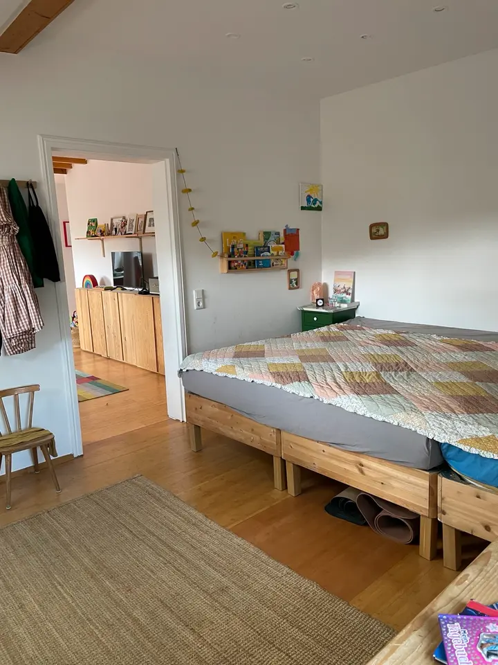 4 Zimmer Wohnung mit 101 m² in Düsseldorf – Bild 2