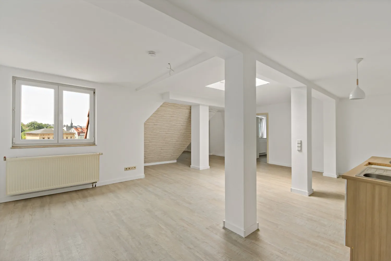 2 Zimmer Wohnung mit 90 m² in Halle (Saale) – Bild 1