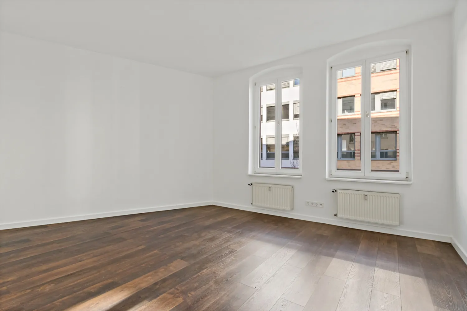 7 Zimmer Wohnung mit 158 m² in Halle (Saale) – Bild 1
