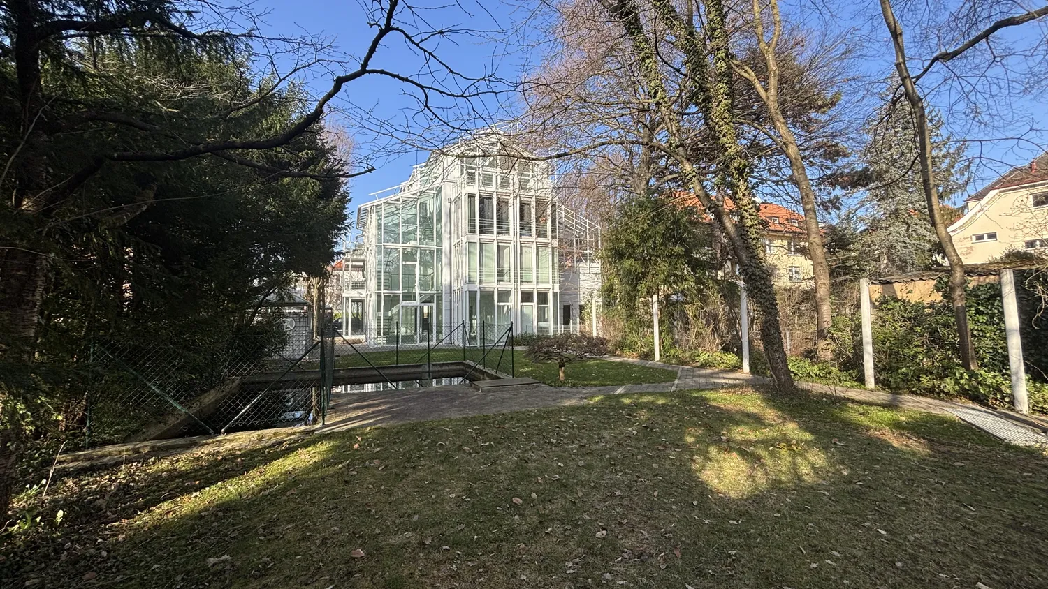 6 Zimmer Wohnung mit 236 m² in München – Bild 1