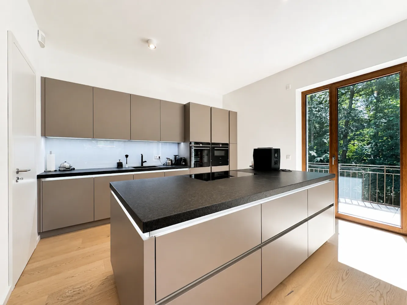 4 Zimmer Wohnung mit 180 m² in Hamburg – Bild 4