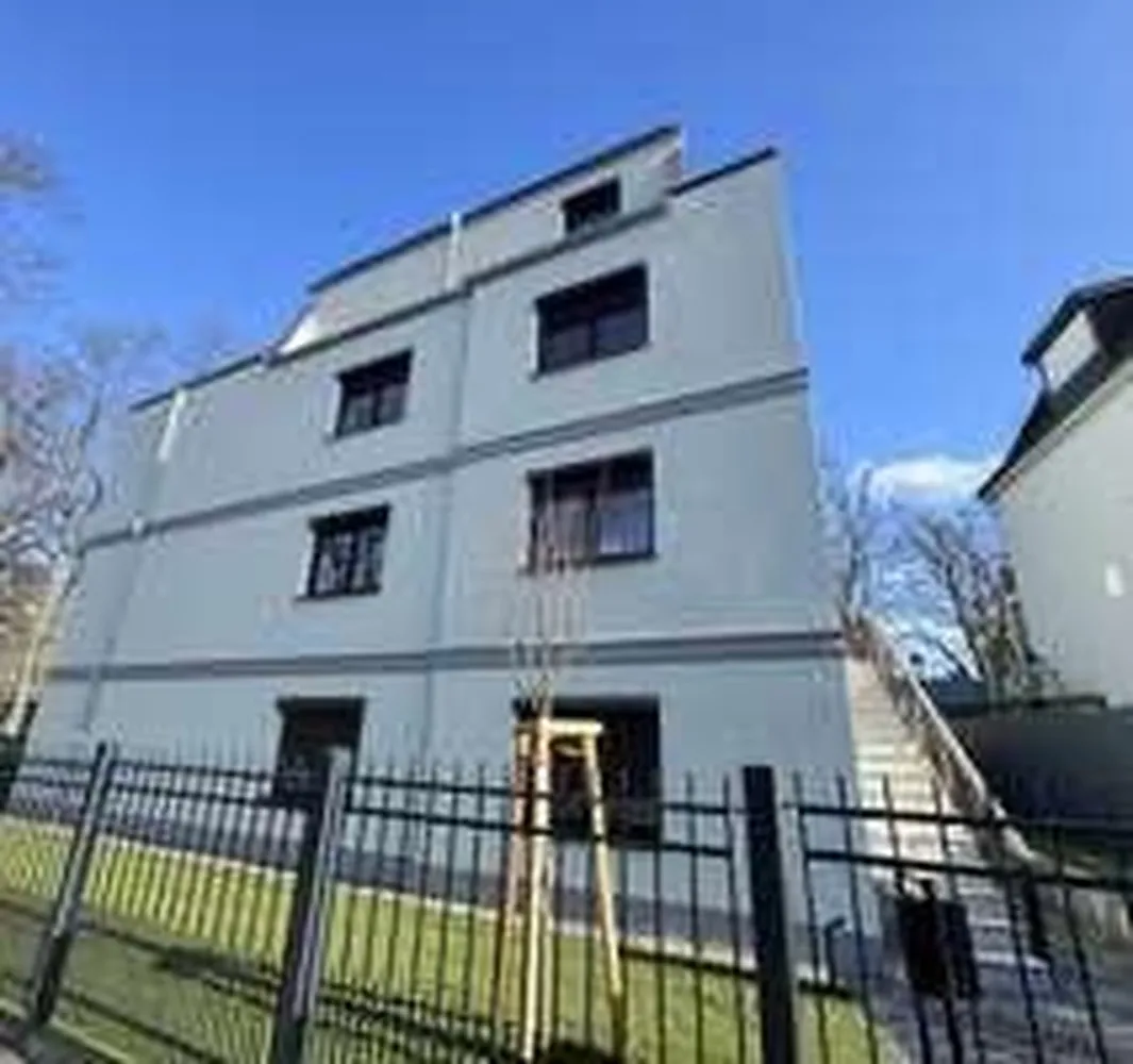 4 Zimmer Wohnung mit 143 m² in Berlin – Bild 1