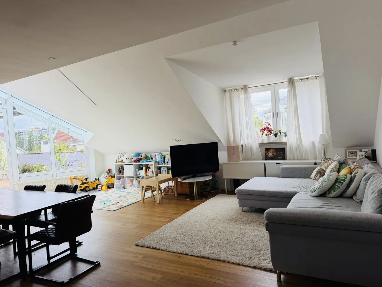 3 Zimmer Wohnung mit 117 m² in Berlin – Bild 2