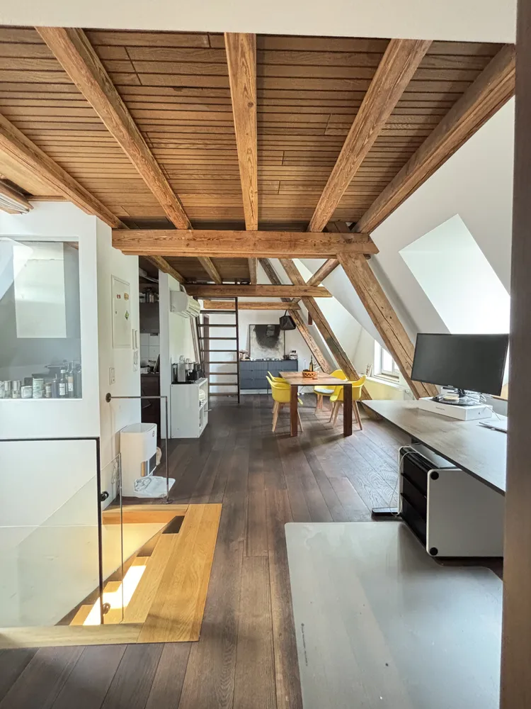 6 Zimmer Wohnung mit 150 m² in Augsburg – Bild 1