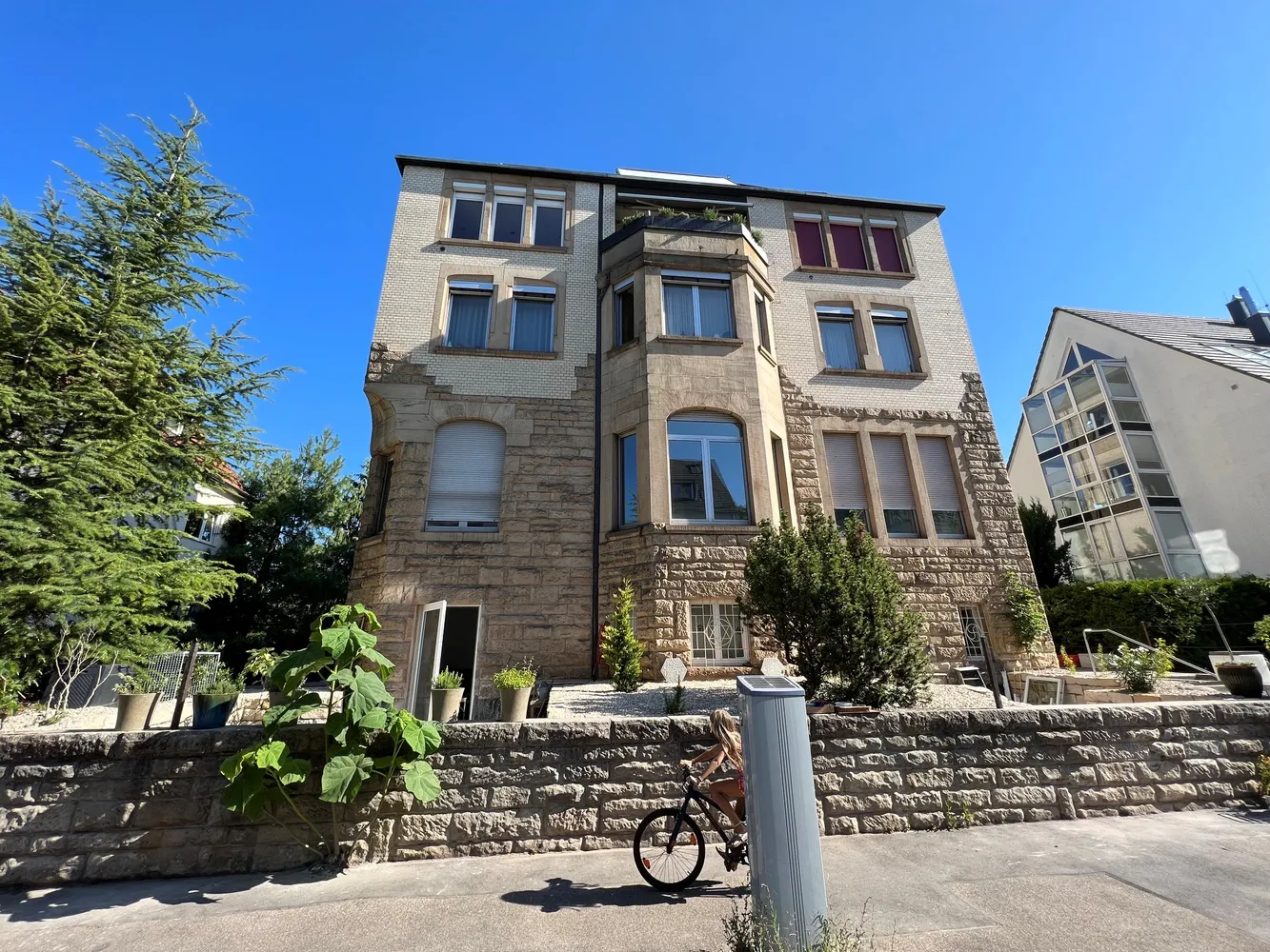 6 Zimmer Wohnung mit 270 m² in Stuttgart – Bild 7