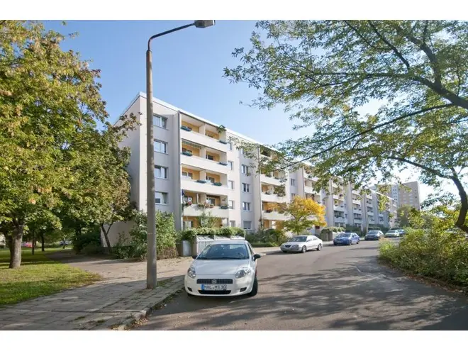 3 Zimmer Wohnung mit 57 m² in Halle (Saale) – Bild 1