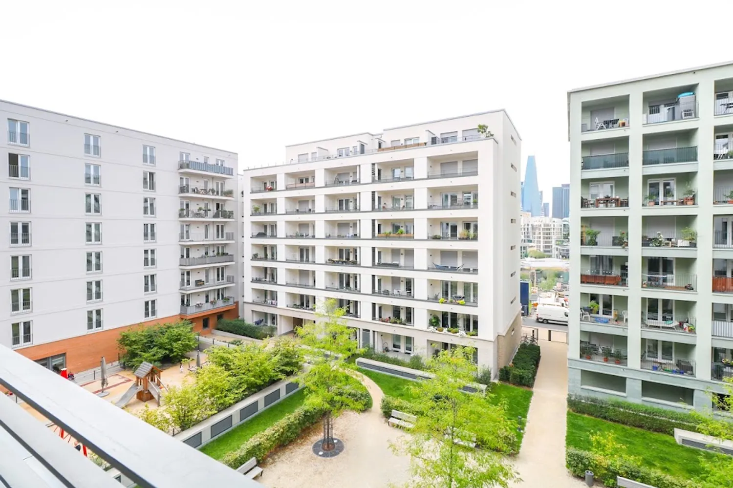 4 Zimmer Wohnung mit 112 m² in Frankfurt am Main – Bild 2