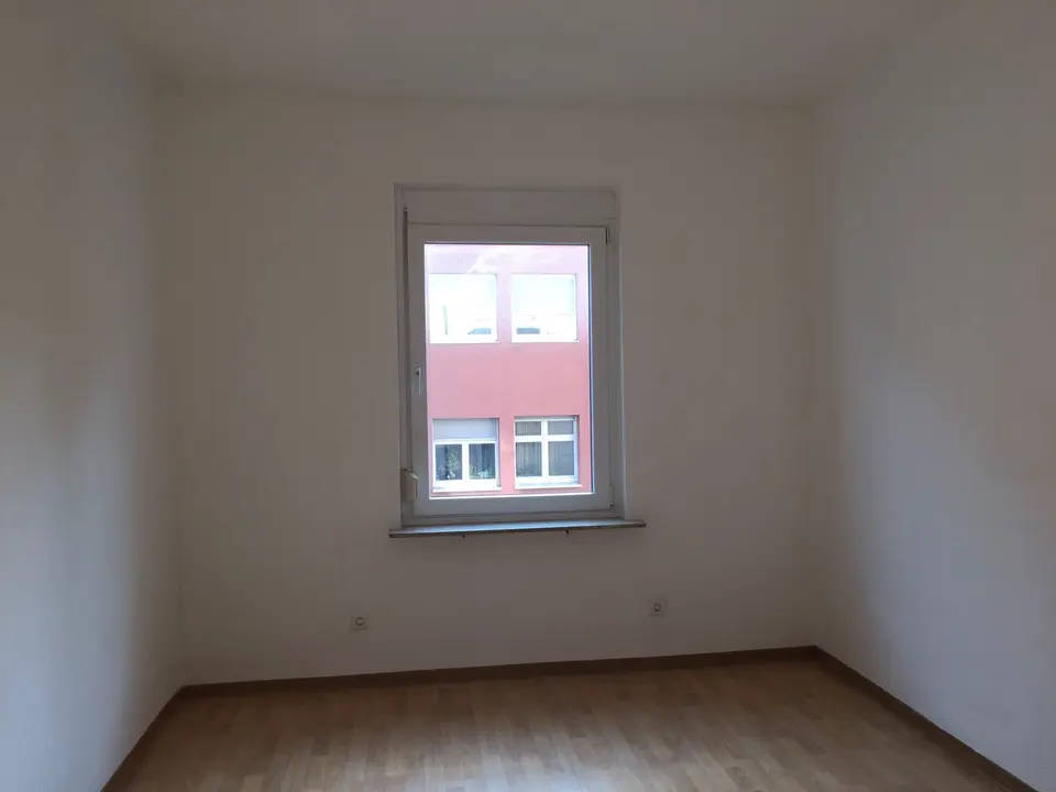 4 Zimmer Wohnung mit 98 m² in Nürnberg – Bild 2